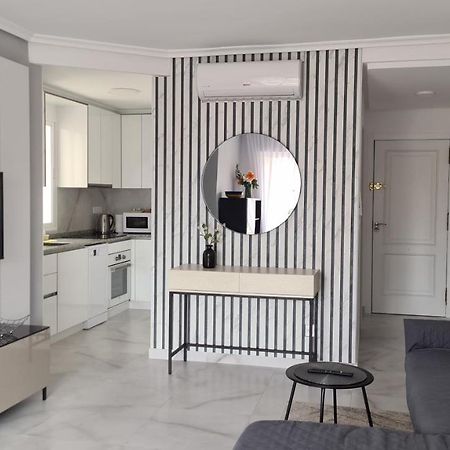 Lovely Sunny Apartment With Shared Pool And Private Parking Τορεβιέχα Εξωτερικό φωτογραφία