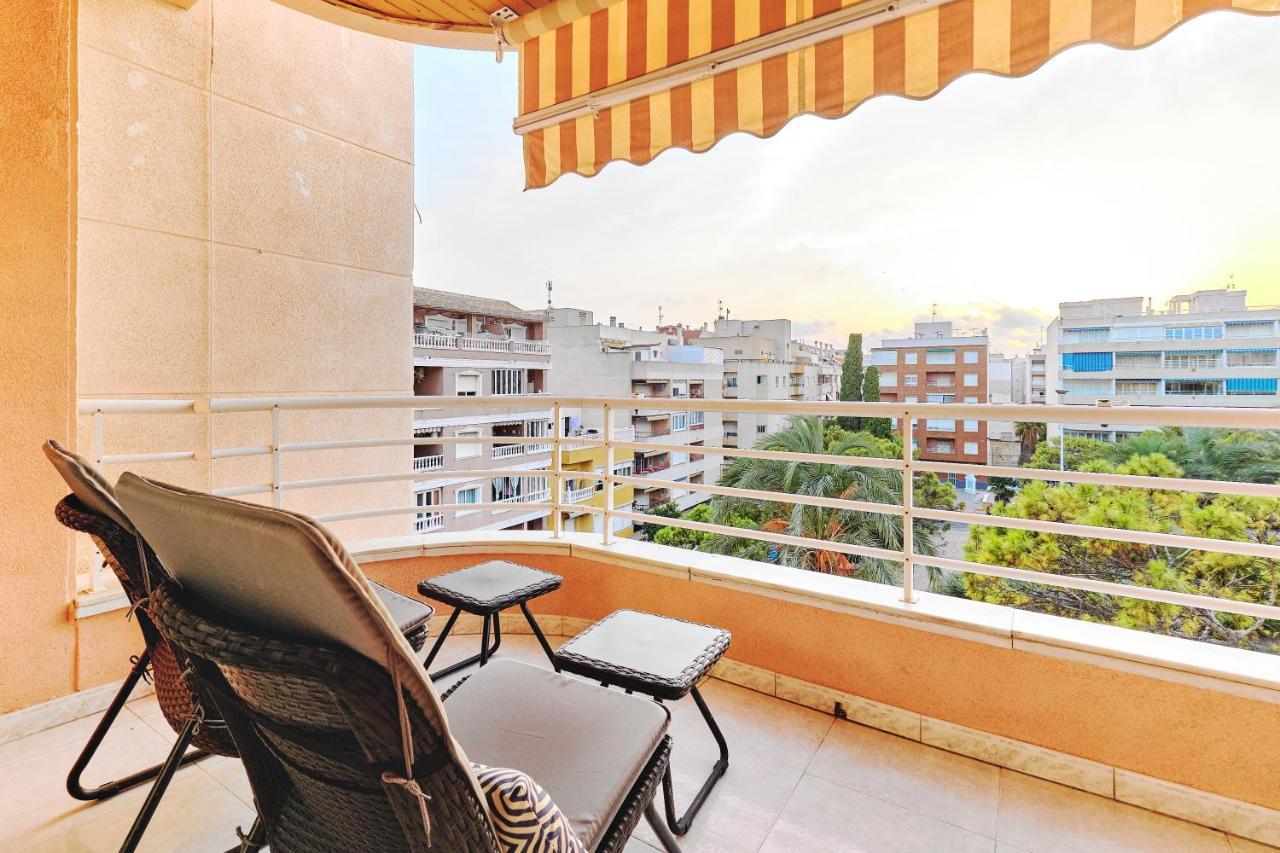 Lovely Sunny Apartment With Shared Pool And Private Parking Τορεβιέχα Εξωτερικό φωτογραφία
