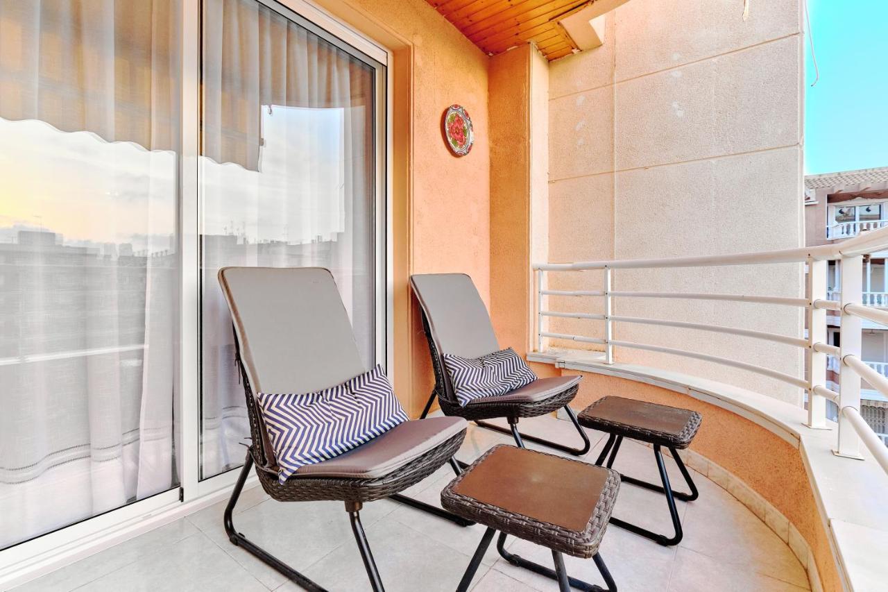 Lovely Sunny Apartment With Shared Pool And Private Parking Τορεβιέχα Εξωτερικό φωτογραφία
