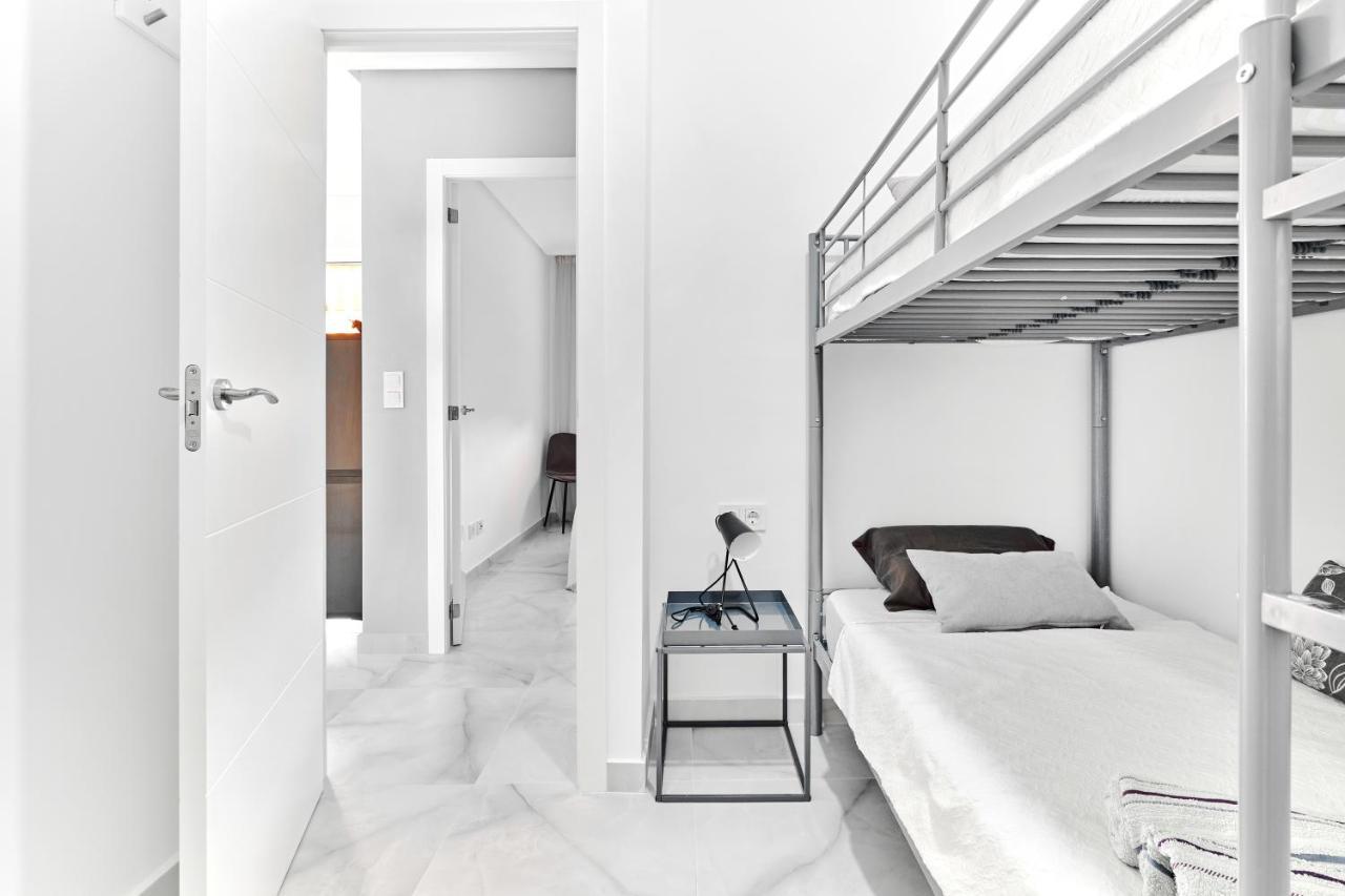 Lovely Sunny Apartment With Shared Pool And Private Parking Τορεβιέχα Εξωτερικό φωτογραφία