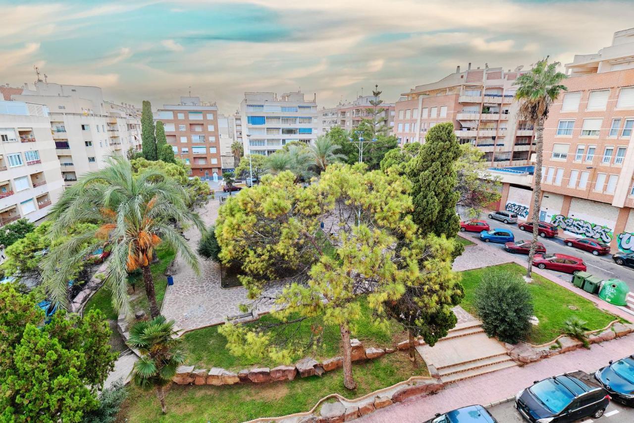 Lovely Sunny Apartment With Shared Pool And Private Parking Τορεβιέχα Εξωτερικό φωτογραφία